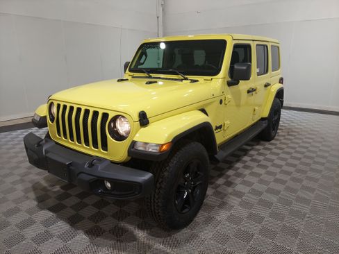 Used 2023 Jeep Wrangler Unlimited Sahara AWD/4WD image 1