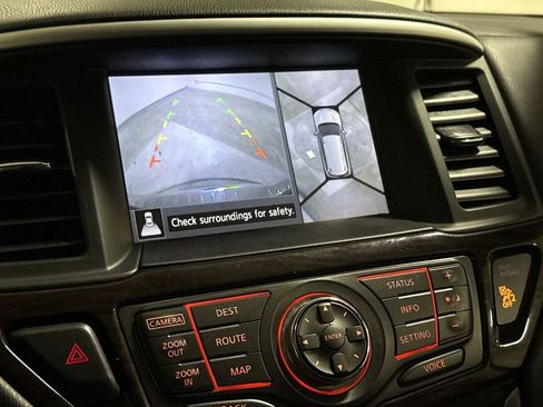 Used 2015 Nissan Pathfinder Platinum w/ Family Entertainment Package AWD/4WD image 16