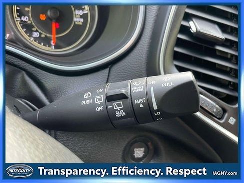 Used 2022 Jeep Cherokee Trailhawk image 24