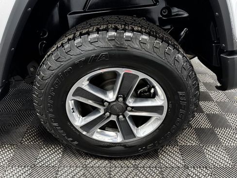 Used 2019 Jeep Wrangler Unlimited Sahara w/ Safety Group AWD/4WD image 20