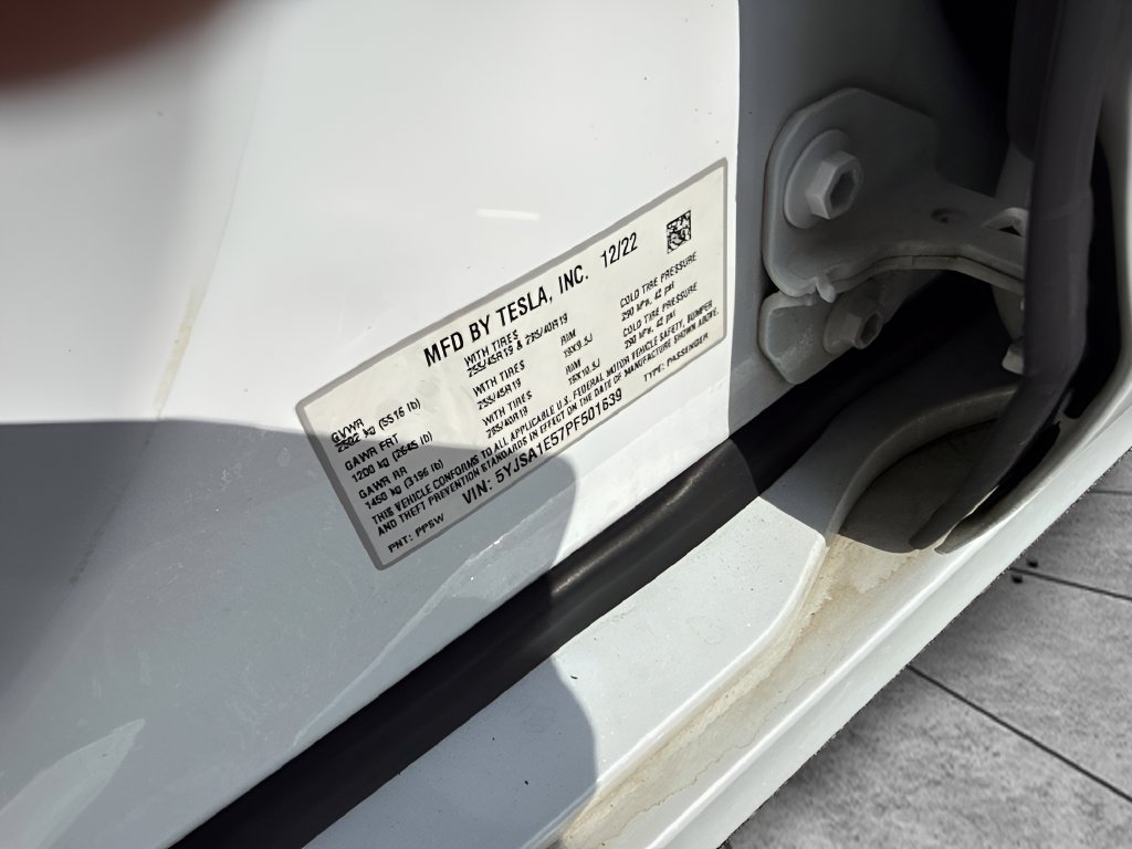 Used 2023 Tesla Model S AWD/4WD image 29