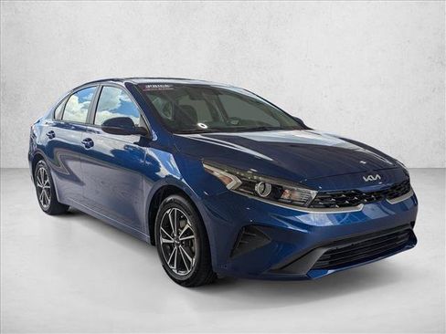 Used 2024 Kia Forte LXS w/ LXS Technology Package FWD image 3