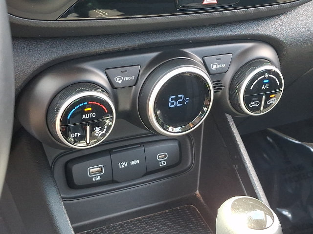 Used 2025 Hyundai Venue SEL FWD image 16
