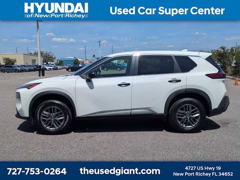 Used 2021 Nissan Rogue S FWD image 2
