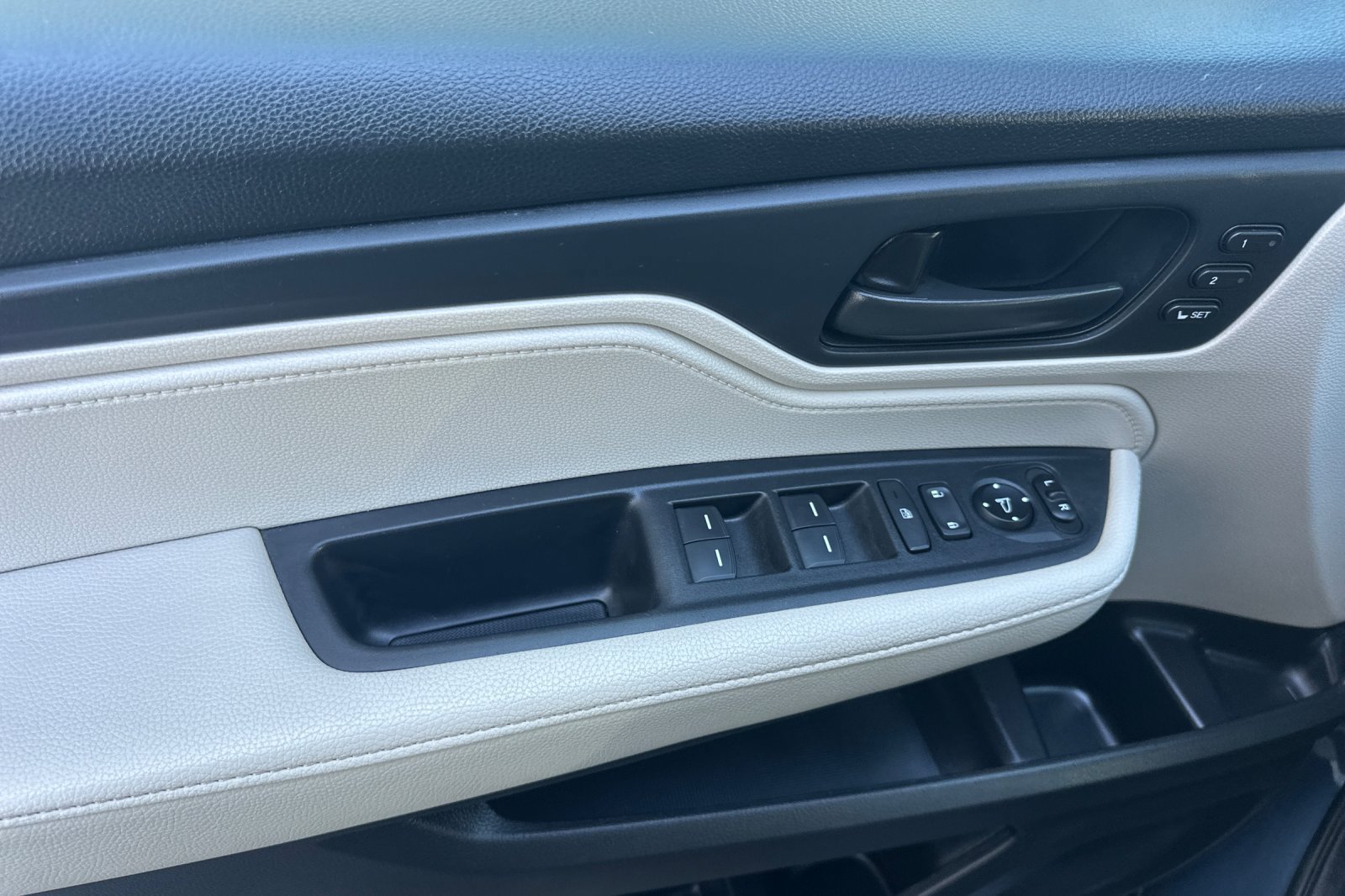 Certified 2025 Honda Odyssey EX-L image 11