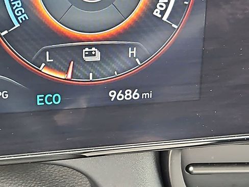 Certified 2025 Hyundai Elantra SEL FWD image 19