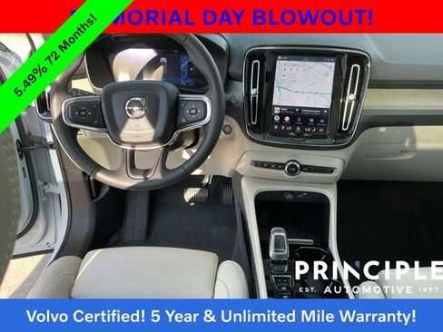 Certified 2024 Volvo XC40 B5 Ultimate w/ Climate Package AWD/4WD image 17
