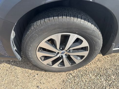 Used 2025 Subaru Outback AWD/4WD image 6