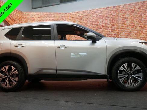 Used 2022 Nissan Rogue SV w/ SV Premium Package image 8