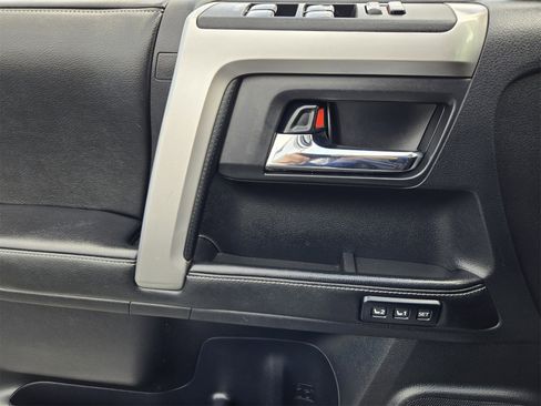 Used 2014 Toyota 4Runner Limited image 20