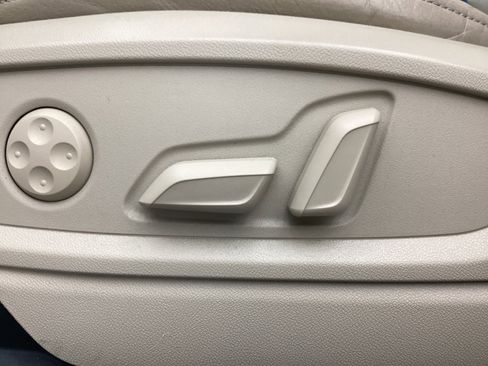 Used 2018 Audi Q5 2.0T Premium image 40