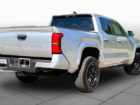 Certified 2025 Toyota Tacoma SR5 AWD/4WD image 13