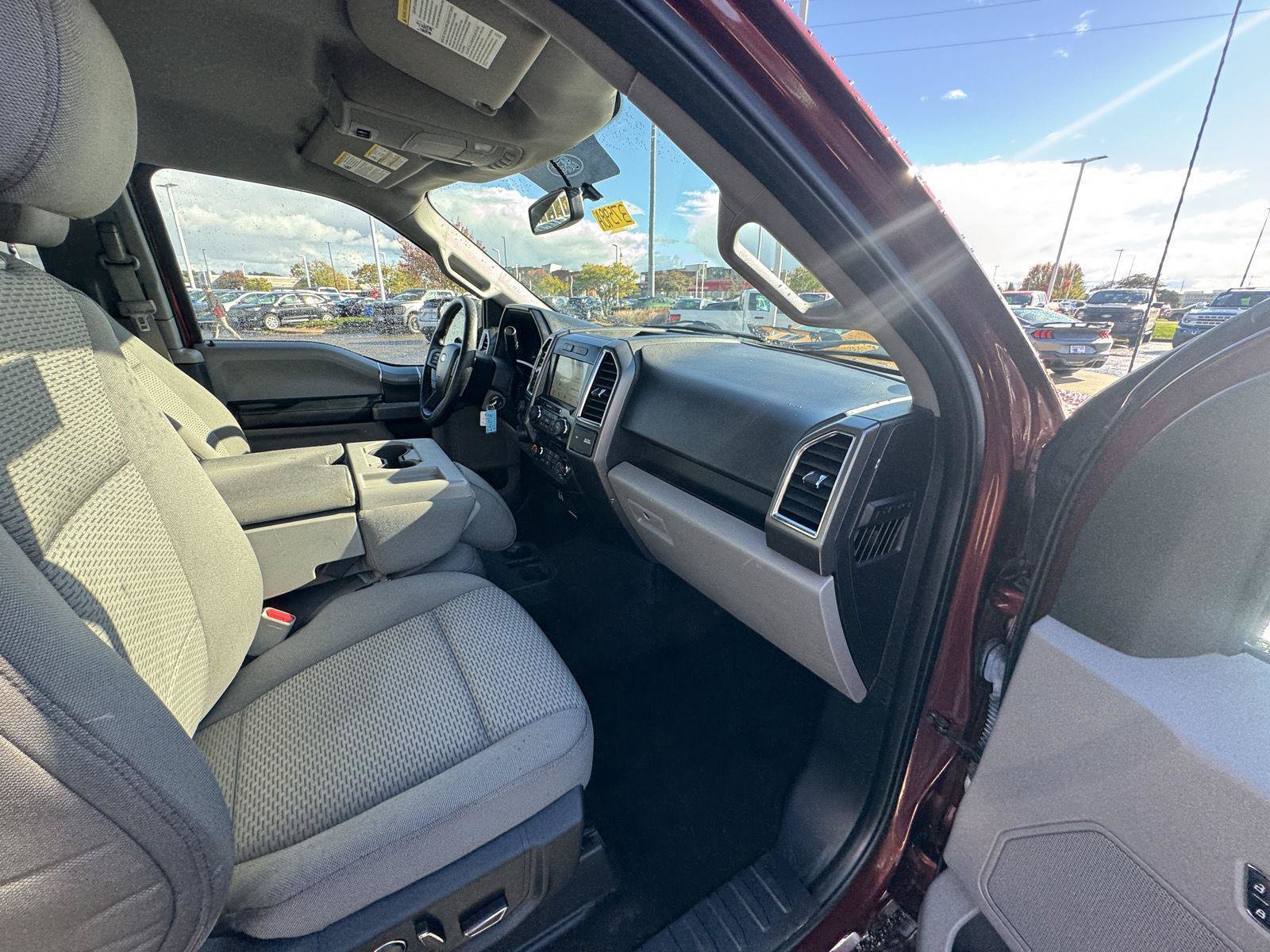 Used 2016 Ford F150 XLT w/ Equipment Group 302A Luxury AWD/4WD image 18