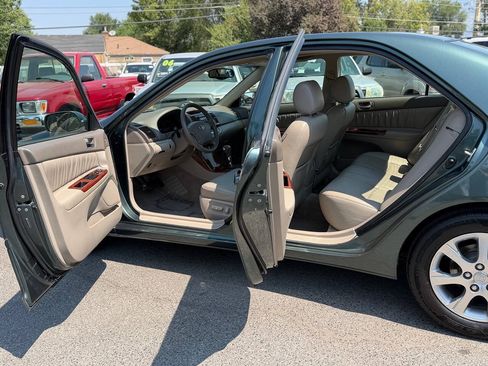 Used 2006 Toyota Camry XLE w/ VSC & Side Airbag Pkg FWD image 23