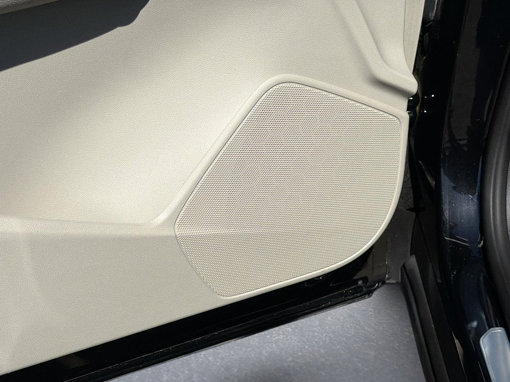 Certified 2023 Cadillac XT4 Luxury FWD image 18