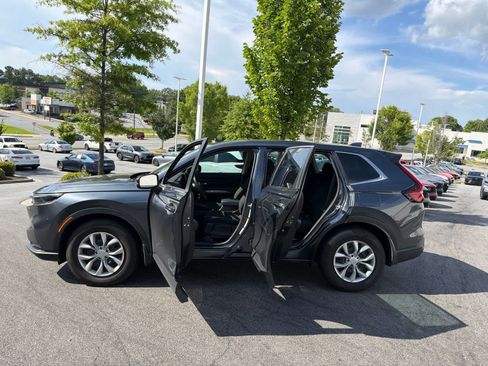 Used 2023 Honda CR-V LX image 18
