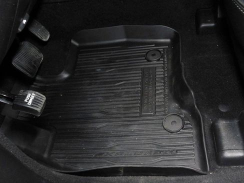 Used 2019 Ford Explorer Platinum image 32