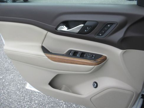 Used 2019 GMC Acadia Denali w/ Technology Package image 29