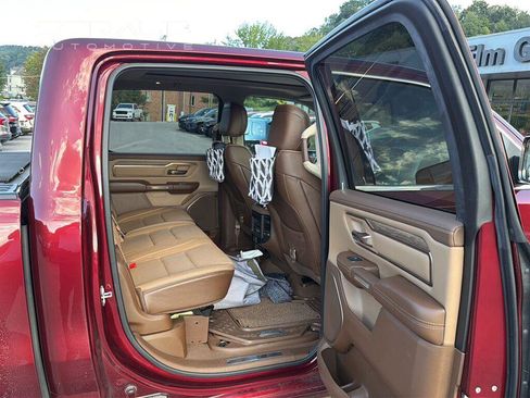 Used 2019 RAM 1500 Limited AWD/4WD image 16