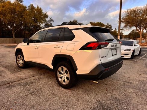 Used 2021 Toyota RAV4 LE image 5