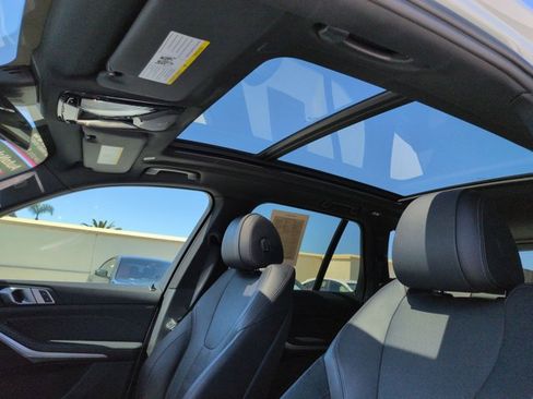 Used 2019 BMW X5 xDrive40i w/ Convenience Package AWD/4WD image 16