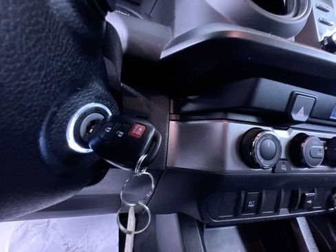 Used 2022 Toyota Tacoma SR image 17