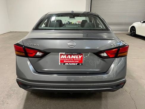 Used 2024 Nissan Altima 2.5 SV FWD image 4