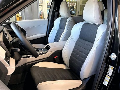 New 2026 Mitsubishi Outlander SE image 9