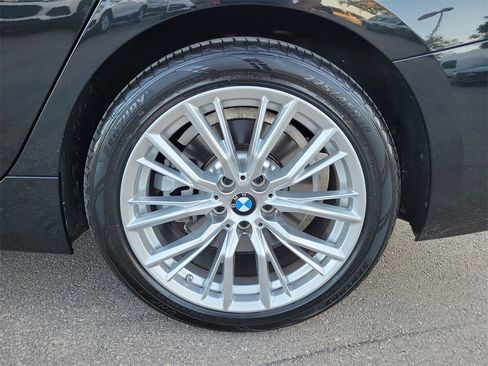 Used 2024 BMW 330i Sedan image 11