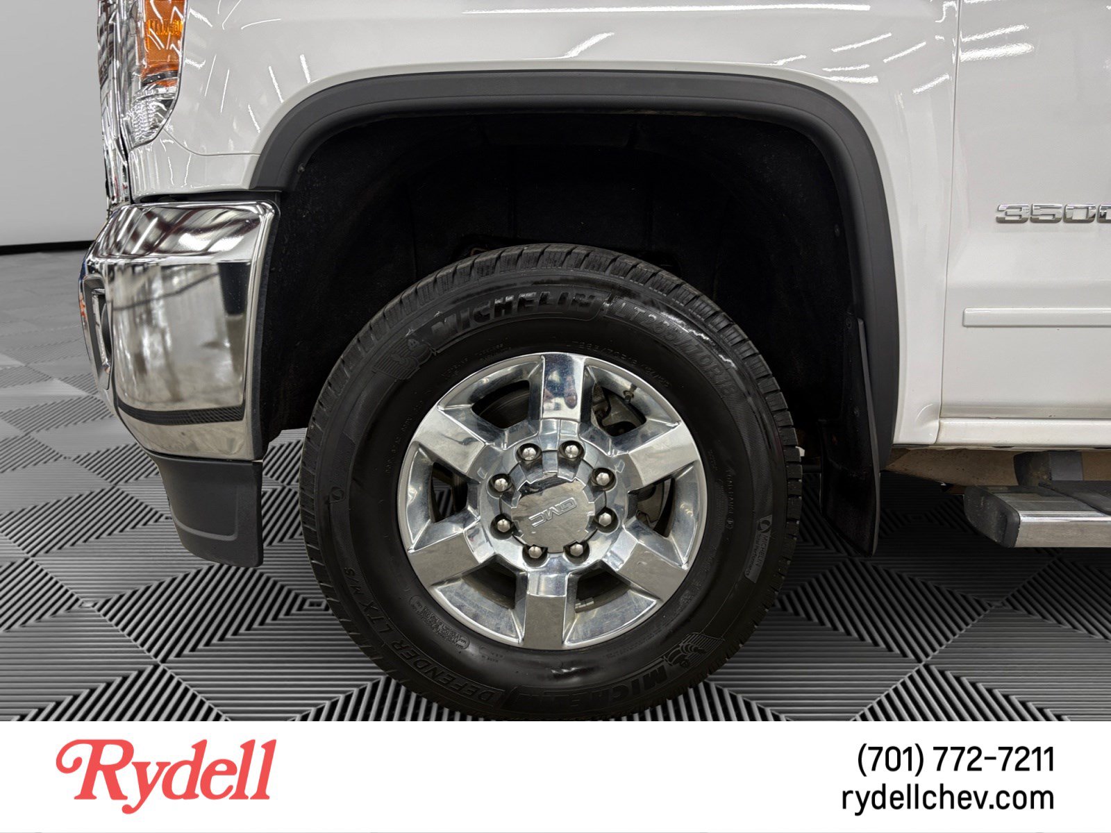Used 2015 GMC Sierra 3500 SLE w/ SLE Fleet Preferred Package AWD/4WD image 9