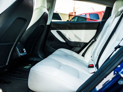 Used 2020 Tesla Model 3 Standard Range Plus RWD image 29