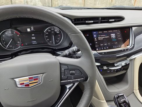 Certified 2024 Cadillac XT6 Premium Luxury w/ LPO, Floor Liner Package FWD image 23