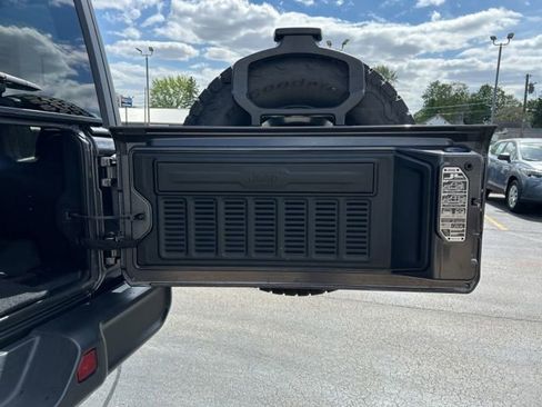 Used 2025 Jeep Wrangler Unlimited Sport AWD/4WD image 13