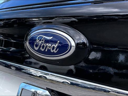 Used 2020 Ford Edge Titanium image 30