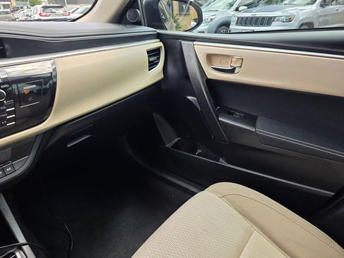 Used 2016 Toyota Corolla LE FWD image 38