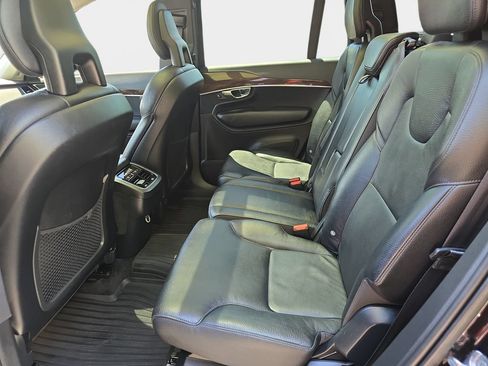 Used 2016 Volvo XC90 T6 Momentum w/ Momentum Plus Package AWD/4WD image 17