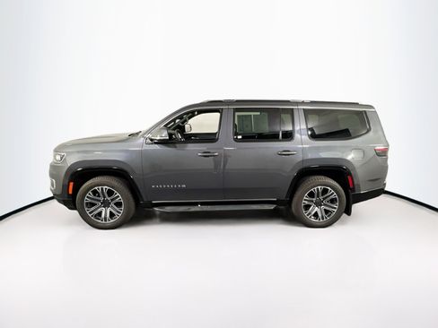 Used 2022 Jeep Wagoneer Series III w/ Flexible Seating Group image 8