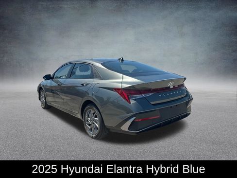Used 2025 Hyundai Elantra Hybrid FWD image 3