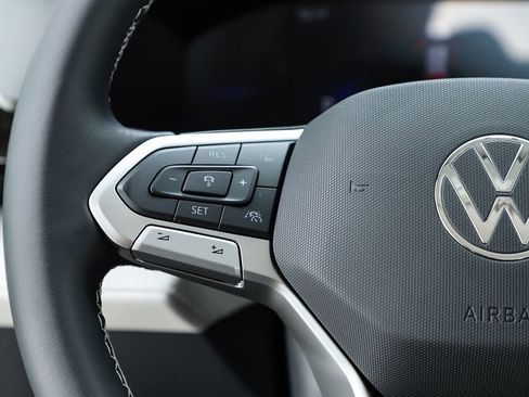 New 2026 Volkswagen Taos S image 21