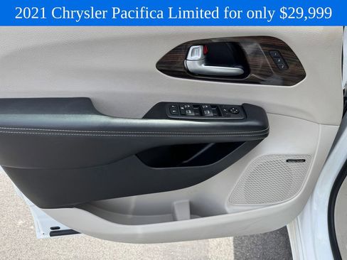 Used 2021 Chrysler Pacifica Limited w/ Premium & Safety Sphere Group AWD/4WD image 19