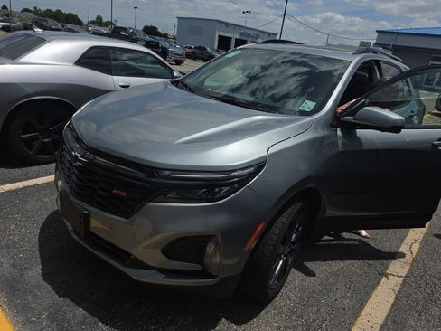 Used 2024 Chevrolet Equinox RS FWD image 1