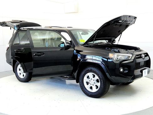 Used 2023 Toyota 4Runner SR5 Premium w/ Moonroof Package AWD/4WD image 12