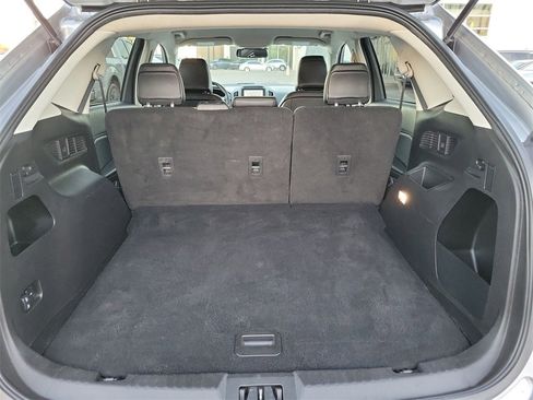 Used 2024 Ford Edge SEL image 12