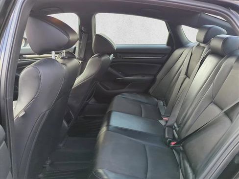 Used 2018 Honda Accord Sport image 18