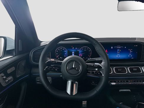 Used 2026 Mercedes-Benz GLS 580 4MATIC image 30