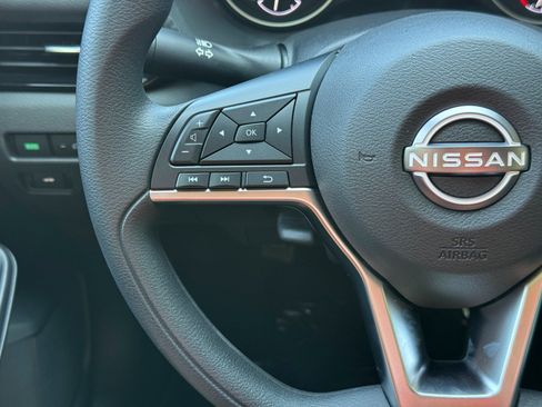 Used 2025 Nissan Sentra SV FWD image 19