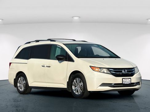 Used 2016 Honda Odyssey SE image 8