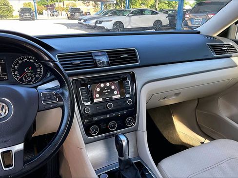 Used 2014 Volkswagen Passat TDI SE FWD image 7
