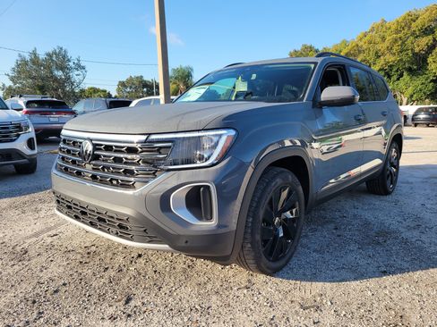 New 2026 Volkswagen Atlas SE image 4