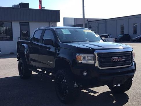 Used 2019 GMC Canyon 2WD Crew Cab w/ Convenience Package image 3